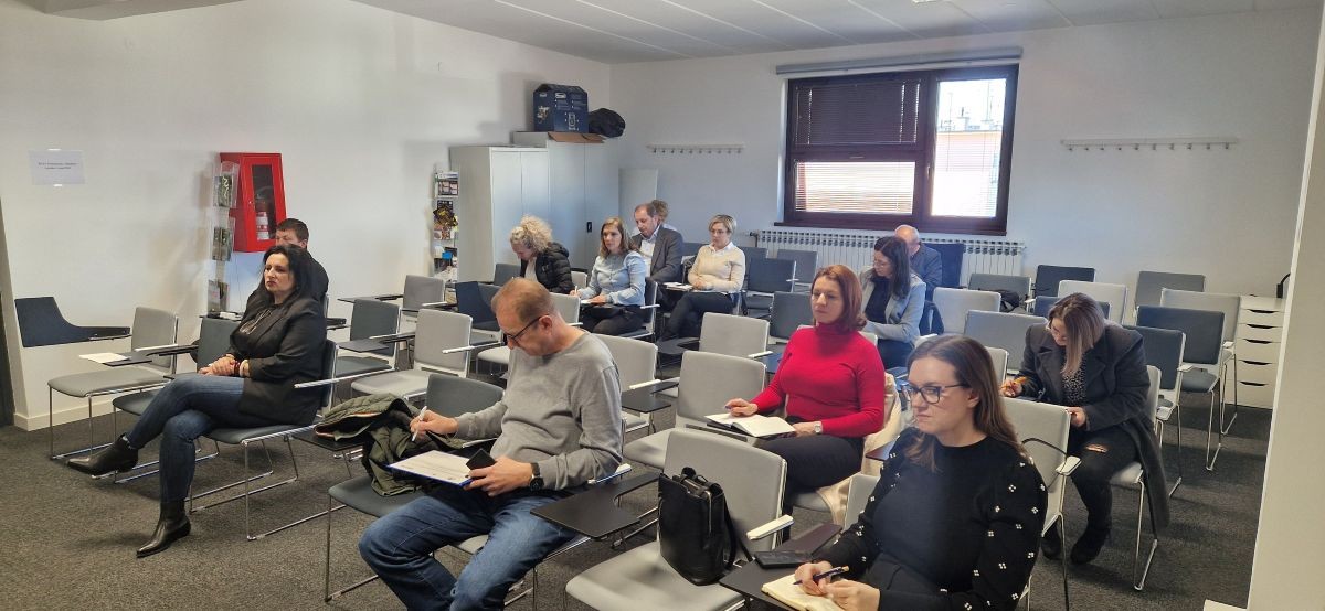 POSLOVNI KLUB IVANEC Poduzetnicima predstavljene mjere aktivne politike zapošljavanja iz nadležnosti HZZ-a